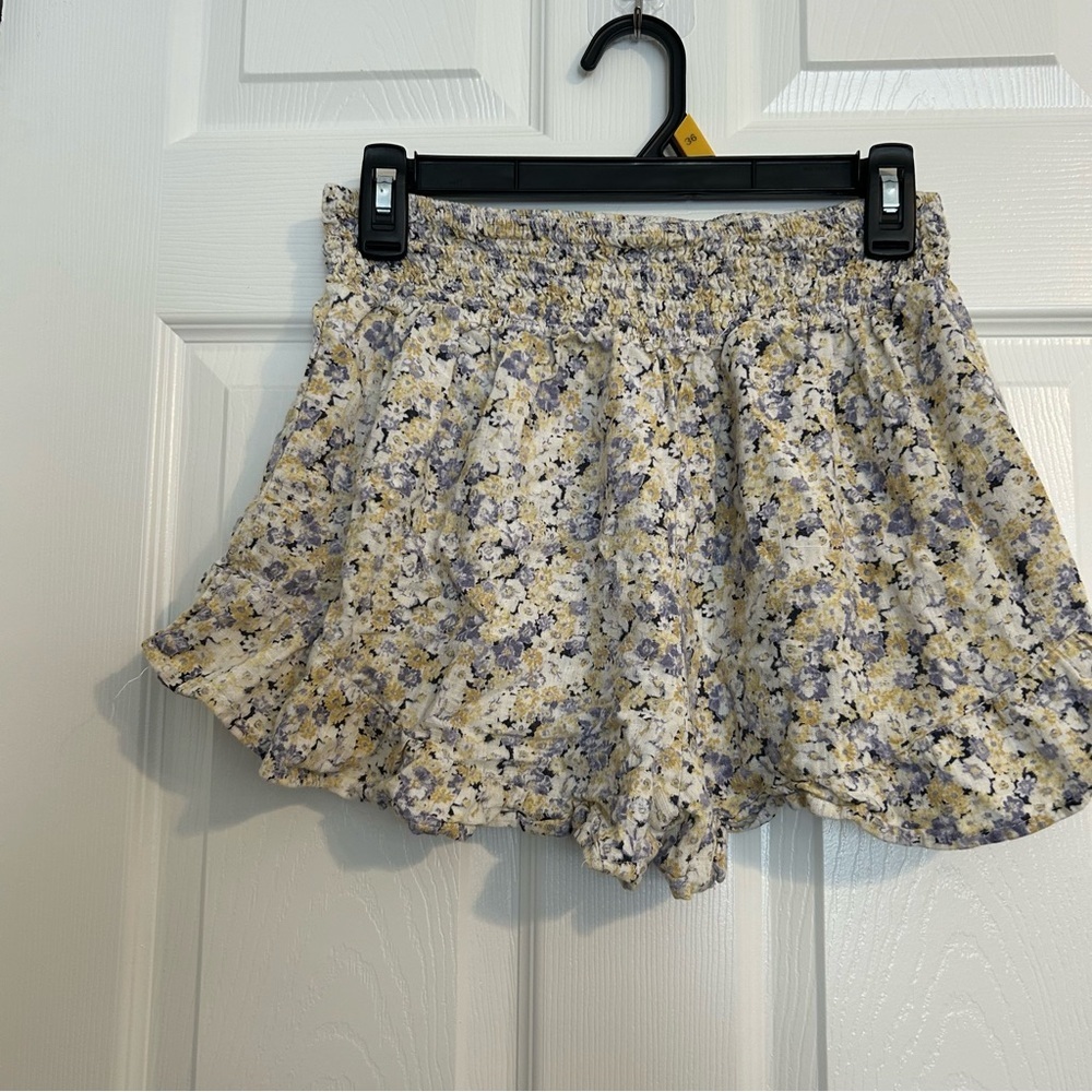 Wild Fable Floral Short Pull-on scrunched waist comfy stretchy - Picture 4 of 5